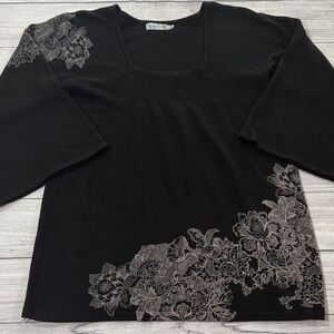 Unity World Wear Black 3/4 Sleeve Sweater Top with Floral Design